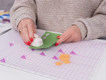Crafter’s Companion Paper Punch - Petal 1"