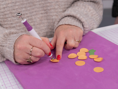 Crafter's Companion Paper Punch - Scalloped Circle 1"