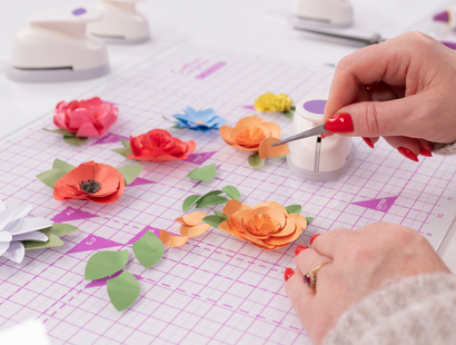 Crafter's Companion Paper Punch - Daisy 3/8"