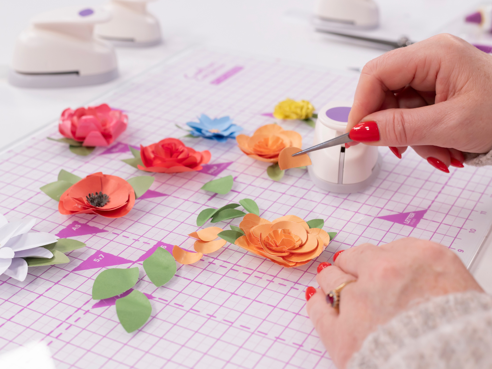 Crafter's Companion Paper Punch - Daisy 3/8"