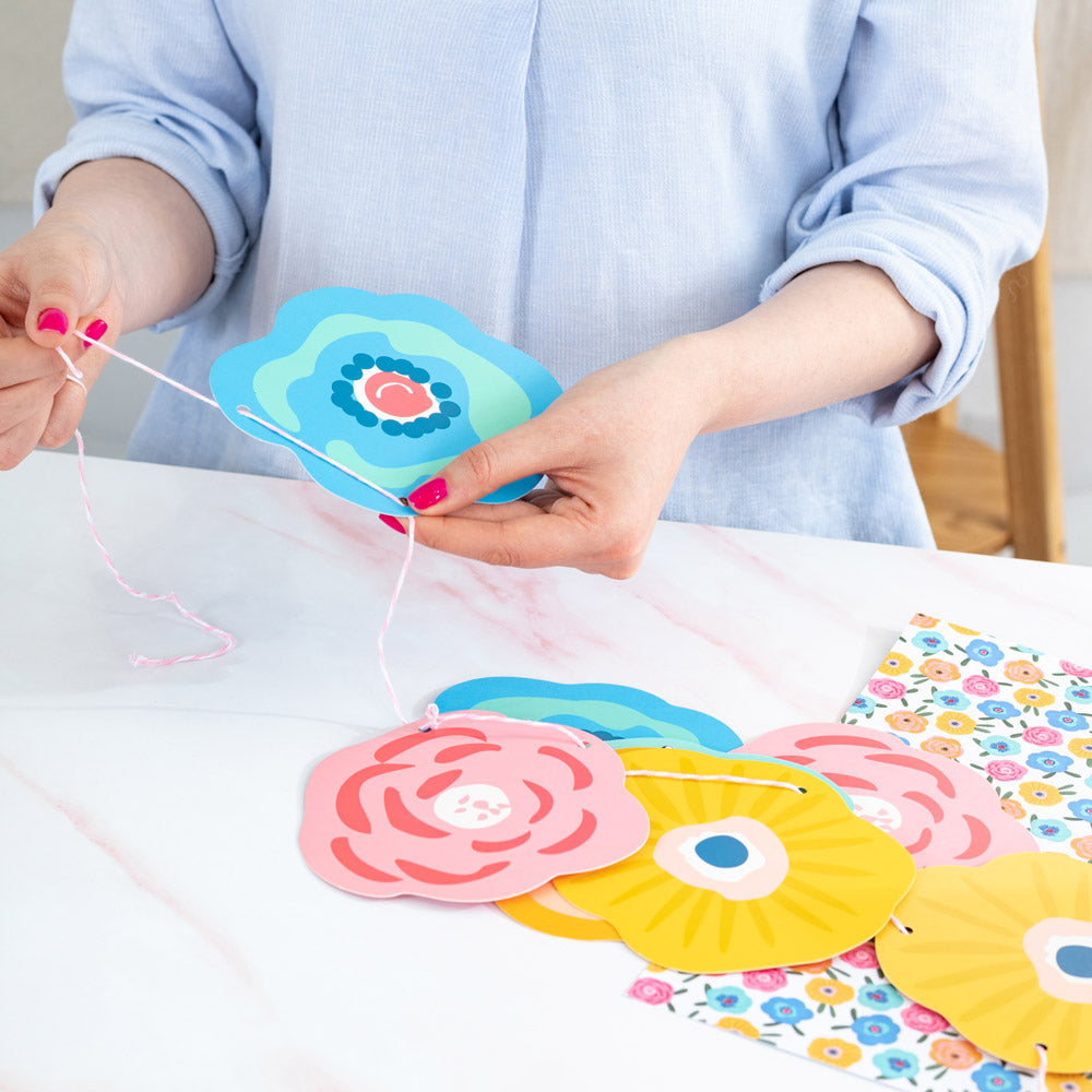 Violet Studios Paper Flower Garland Kit - Rainbow Blooms