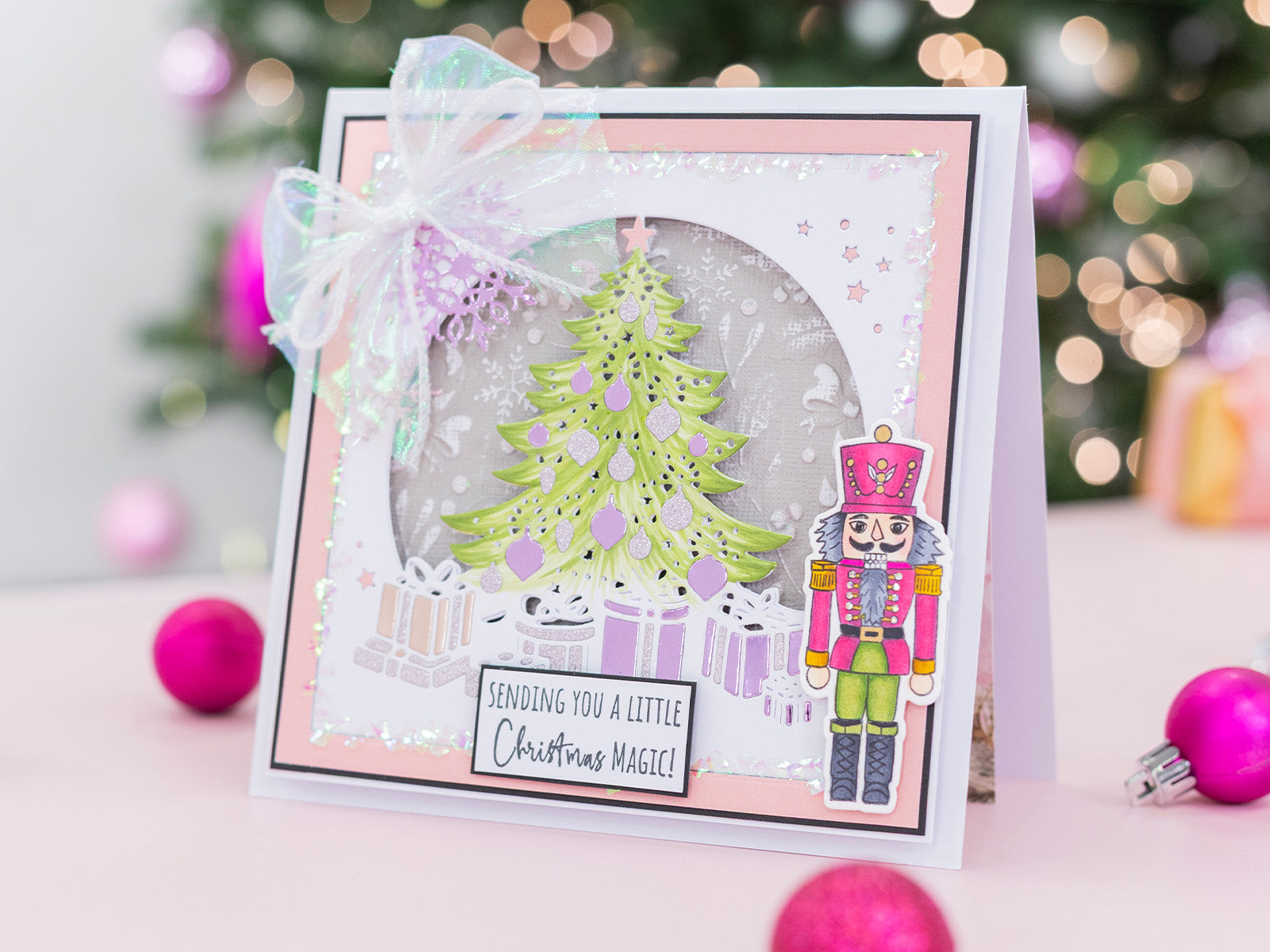 Sara Signature A Christmas Dream 5.5"x5.5" 3D Embossing Folder - Festive Foliage